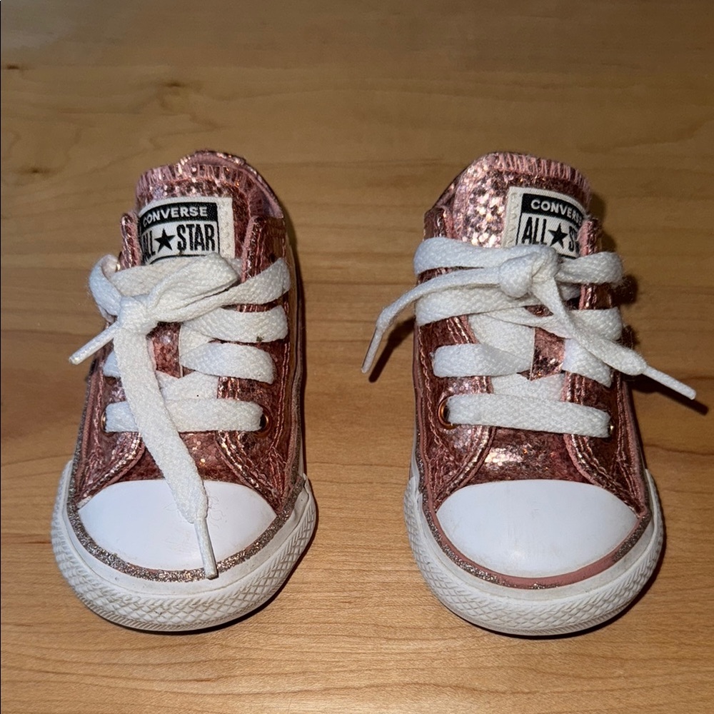 Converse Kids' Pink Sparkle Sneakers size 4 ✨ Glitter Sneakers